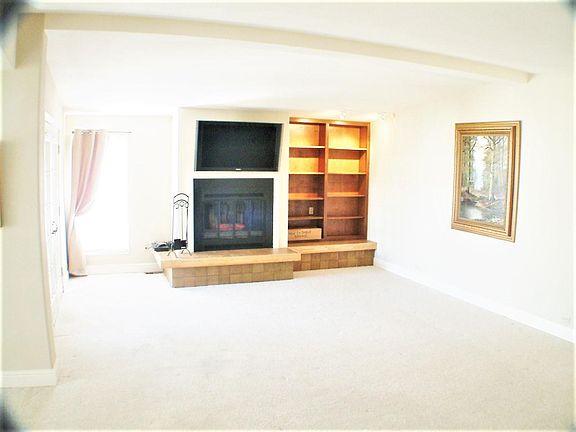 5th image of 887 Villa Teresa Way #887