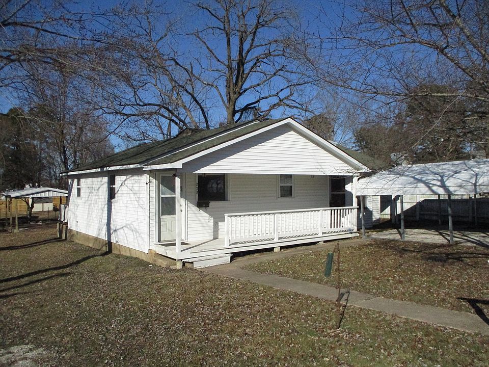 1st image of 202 W Margaret St