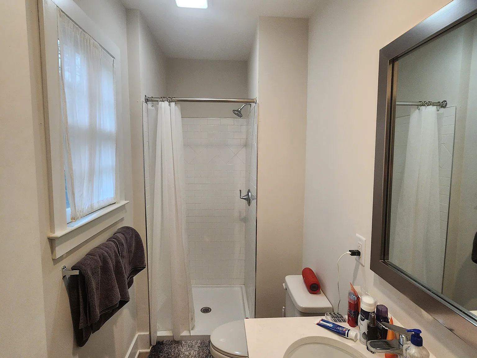5 bed, 2118 sqft, $3,750 — Photo 2