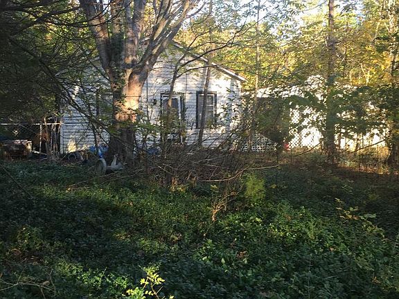 4th image of 10831 Cloverdale St