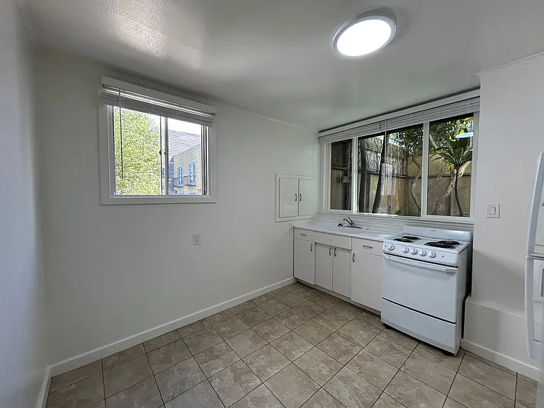 826 Anza St #7R — Photo 12