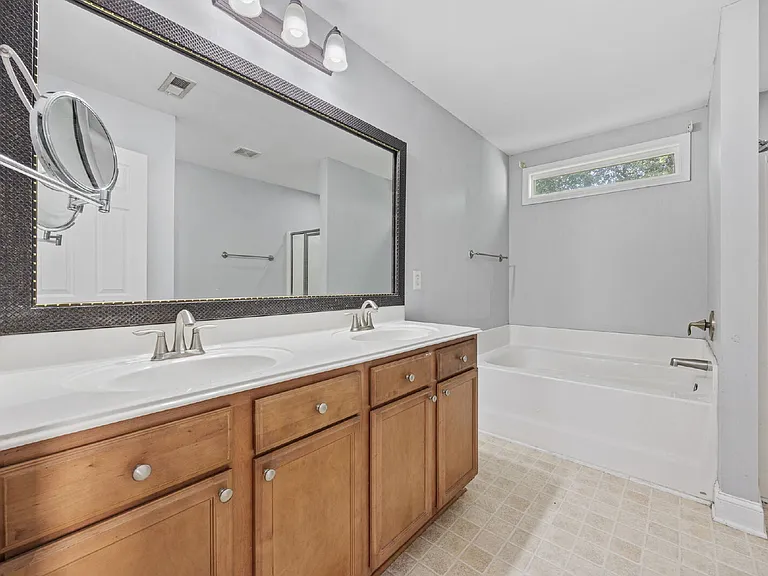 190 Hamilton Way — Photo 24