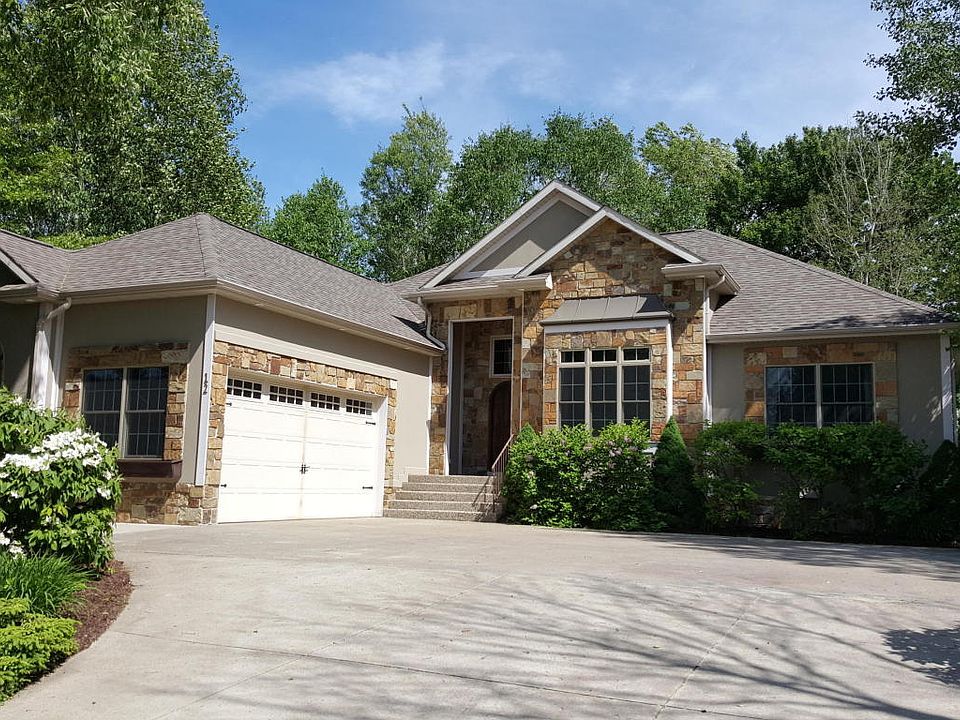 1st image of 12 Boulder Dr