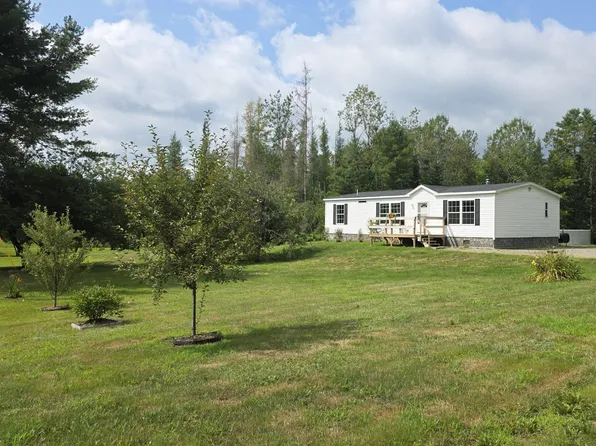 32 Beans Corner Road, Pittsfield, ME 04967