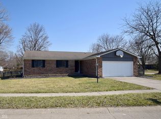 8417 Castle Ridge Ln, Indianapolis, IN 46256