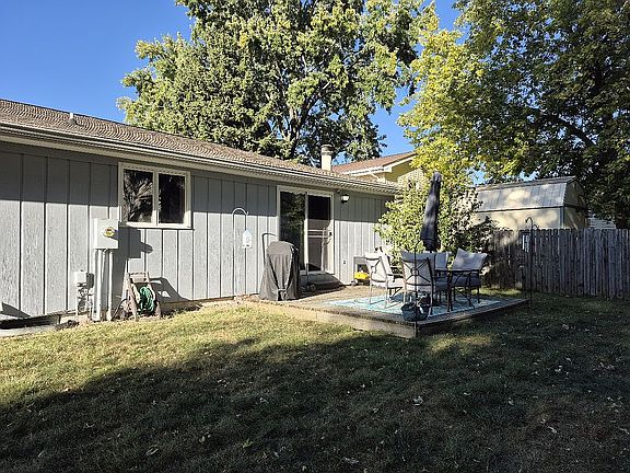 3rd image of 1407 Hanson Dr
