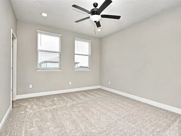 2941 Voyager Ave — Photo 14