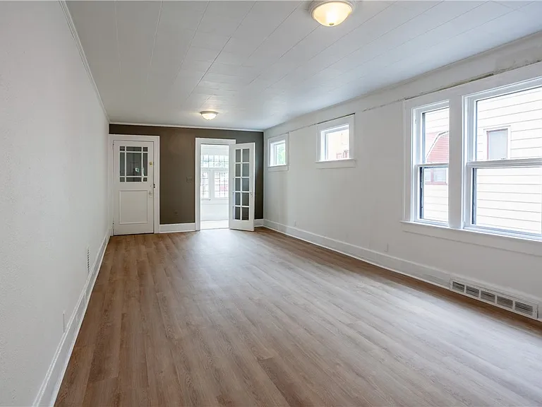 1786 Clifford Ave — Photo 8