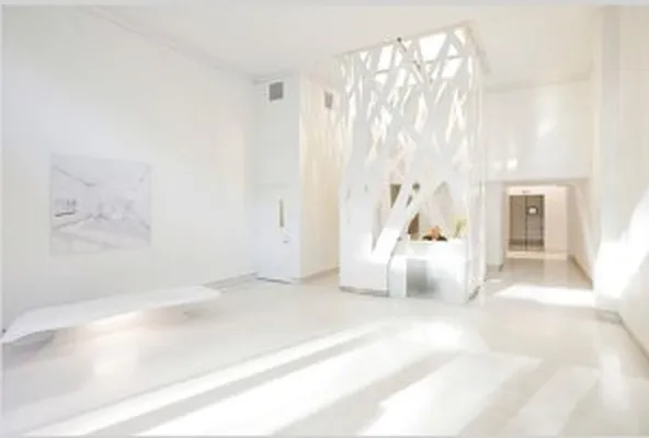 Sold by Avenue Real Estate | media 2