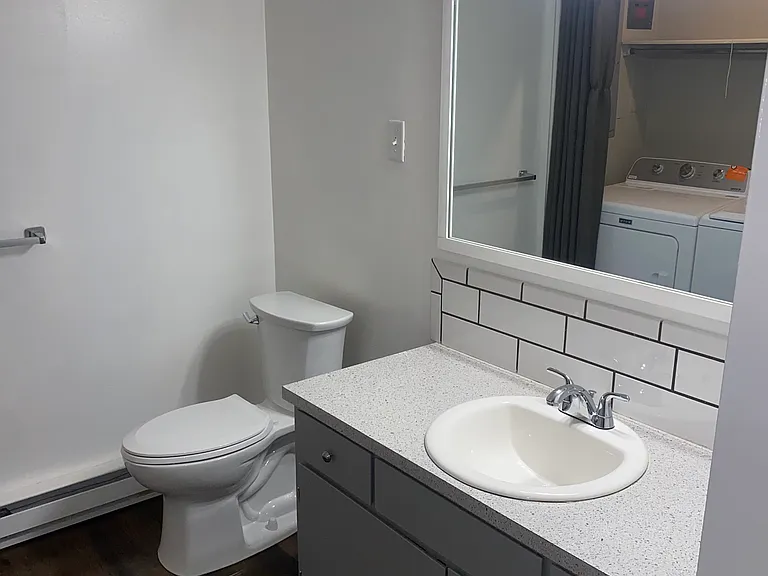 807 Indiana Ave — Photo 16