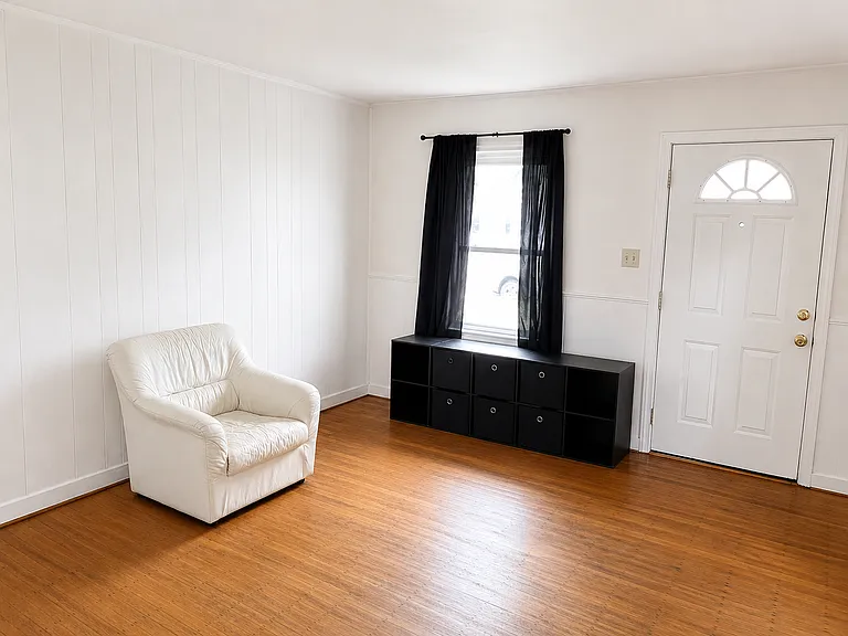 5848 Primrose Ave — Photo 2