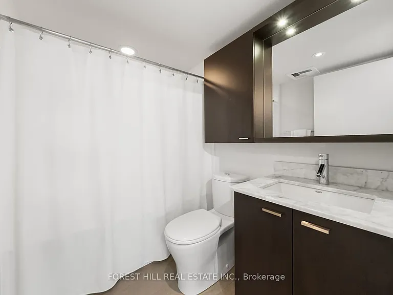 775 King St W #425 — Photo 17