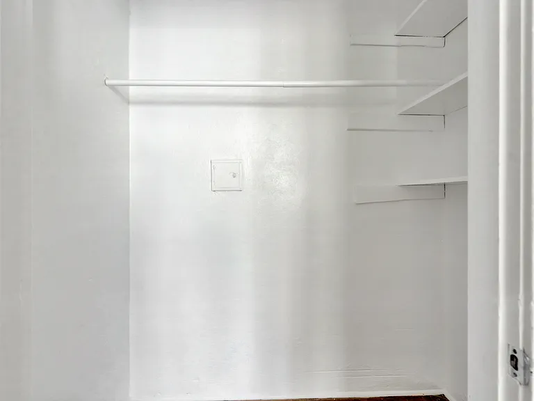 3409 W Markham St — Photo 27