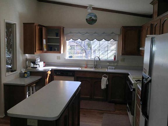 3rd image of 32725 Peach Tree Ln