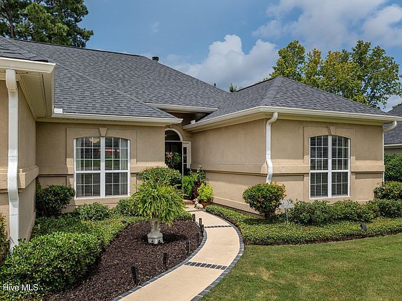 3rd image of 561 Live Oak Court