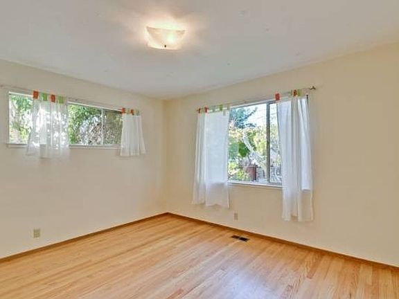 5th image of 2141 Valparaiso Ave