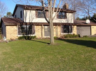 2827 Farview Dr, Richfield, WI 53076