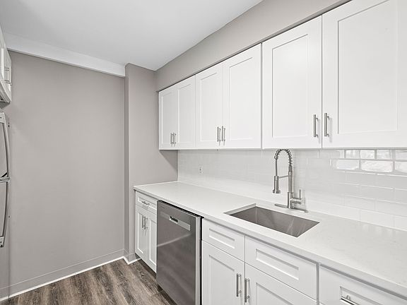 4th image of 250 Main St #415