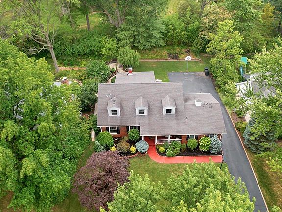 3rd image of 9211 Saddlebrook Dr