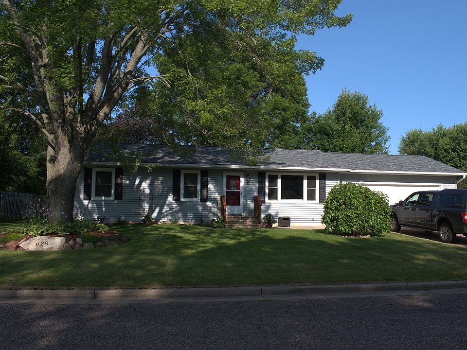 1st image of 928 Yorkshire Avenue