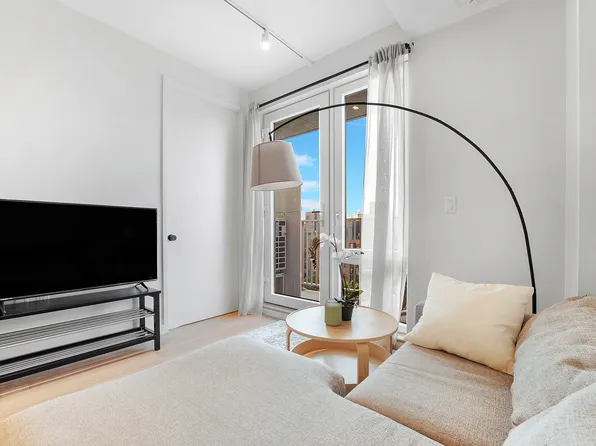 16 West Street image 3 of 16