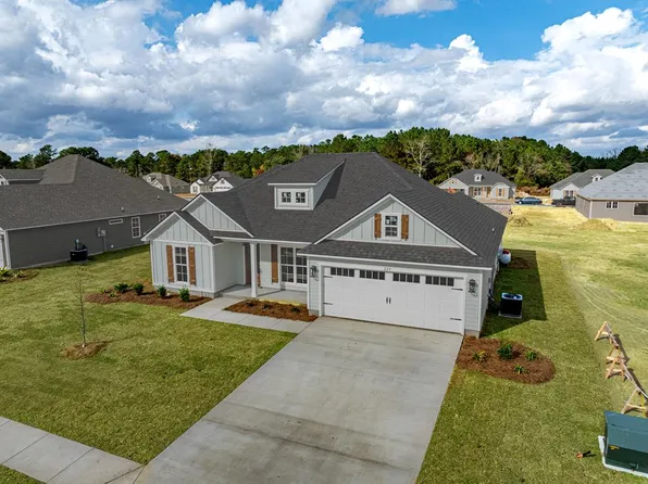 229 Barry Field Cir, Hahira, GA 31632