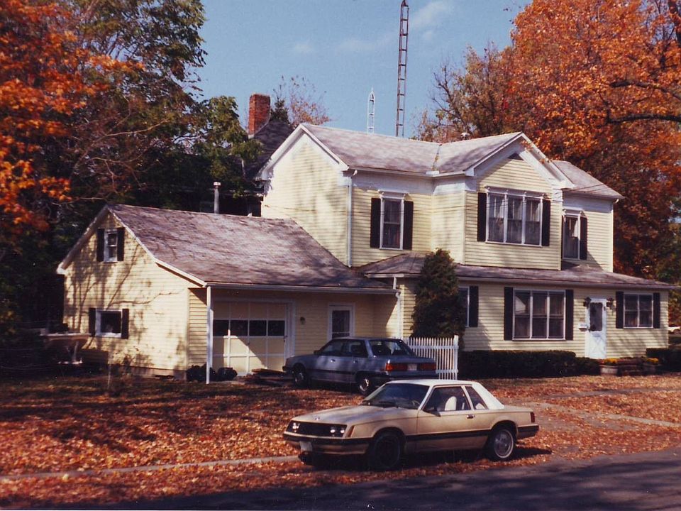 Duplex, 203 W. 3rd. St.