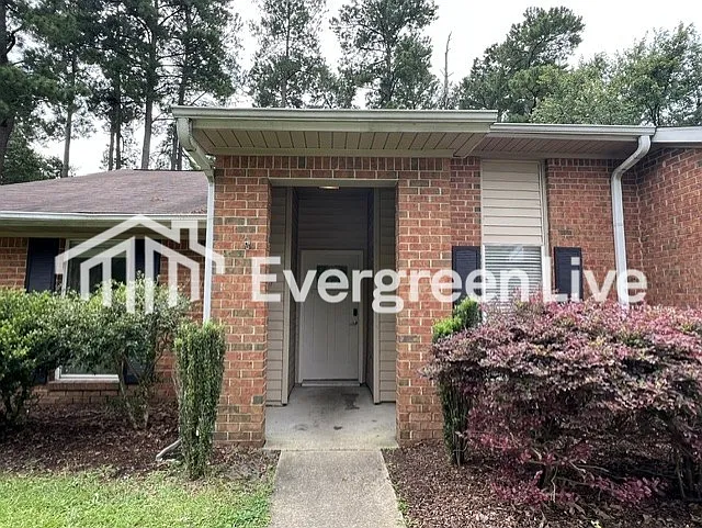 800 Bellflower Cir — Photo 2