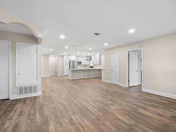 5th image of 6110 Sonny Ln