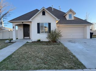 21 N Country Bend Rd, Farmington, UT 84025