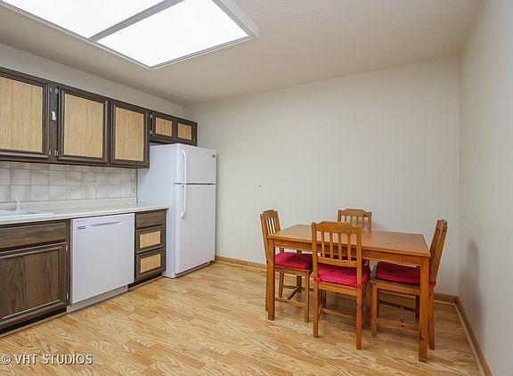 5th image of 15331 Holly Ct #14B