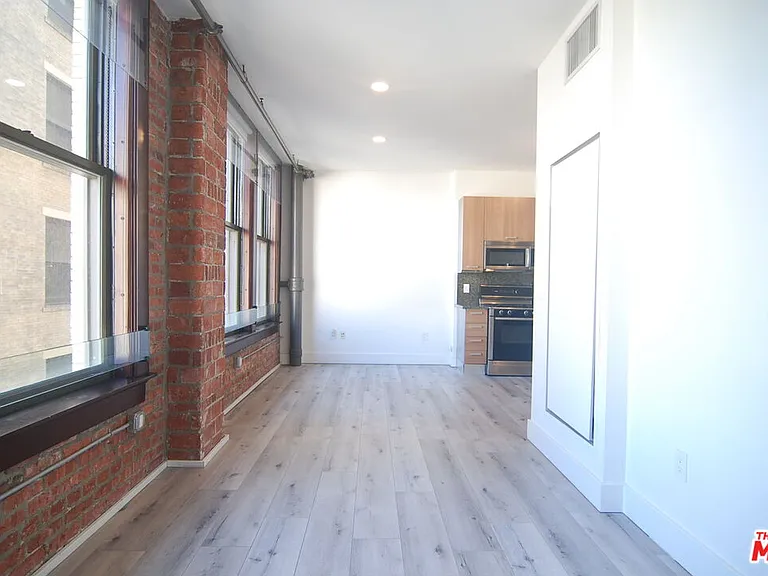 460 S Spring St #608 — Photo 11