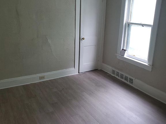 3rd image of 12519 Imperial Ave
