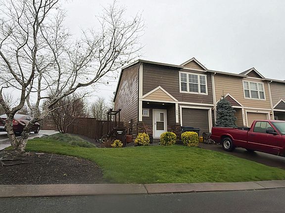 3rd image of 886 NW 3rd Ave
