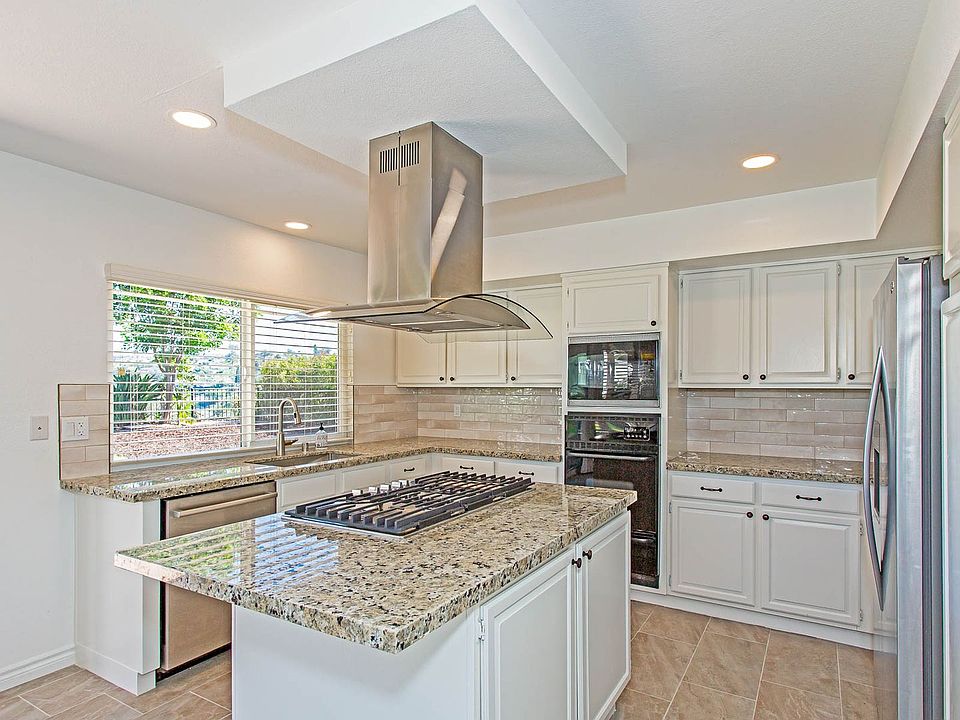 1st image of 2413 Carriage Cir