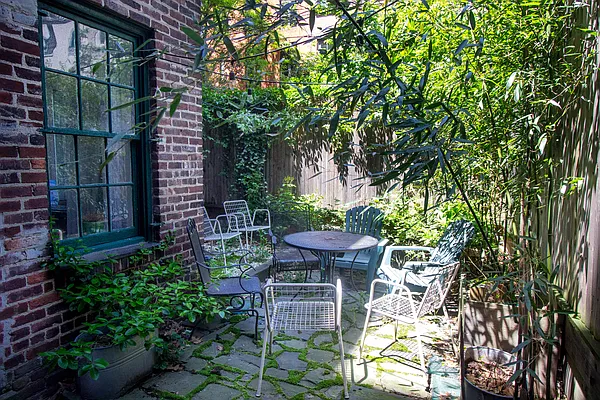 Rented by Maz Group NY | media 18