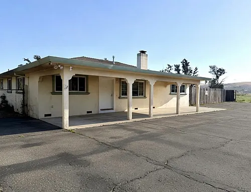 1231 Apricot Ln Photo 1