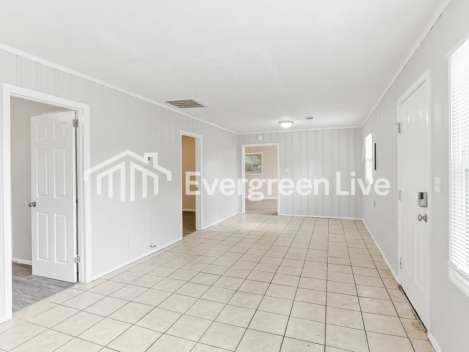 3 bed, 1.0 bath, 1500 sqft, $995 — Photo 3