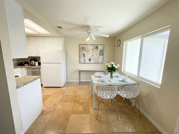 4th image of 4464 Noyes St APT 2