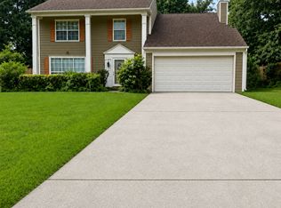 124 Heathrow Dr, Riverdale, GA 30274