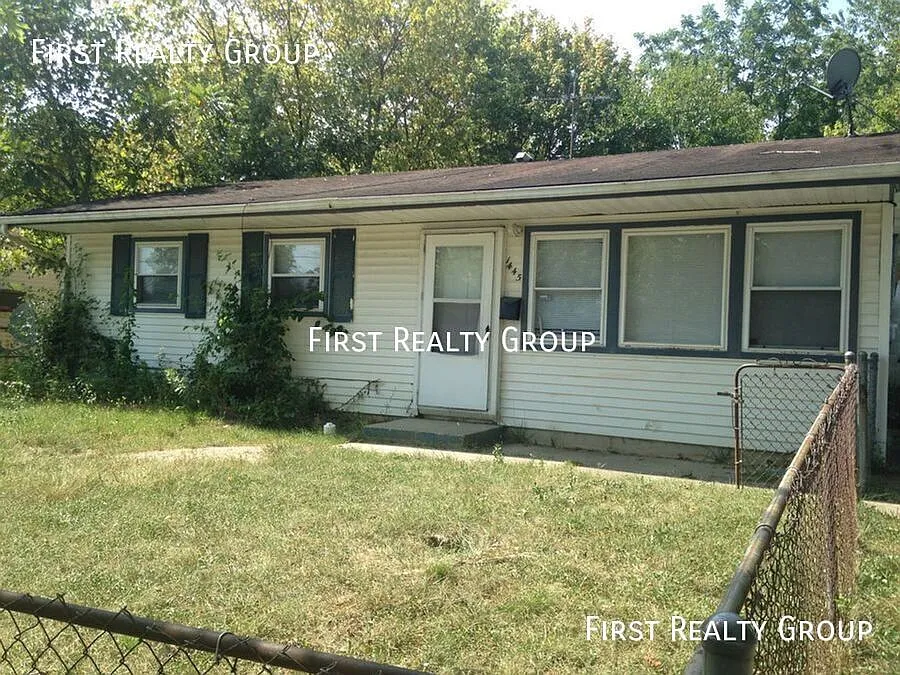 1445 Graystone Dr photo 1