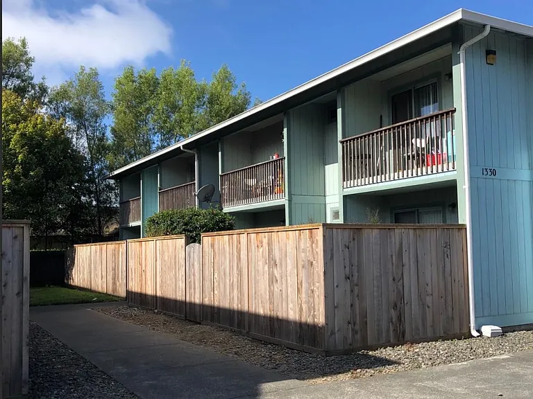 1330 Haven Ln — Photo 1