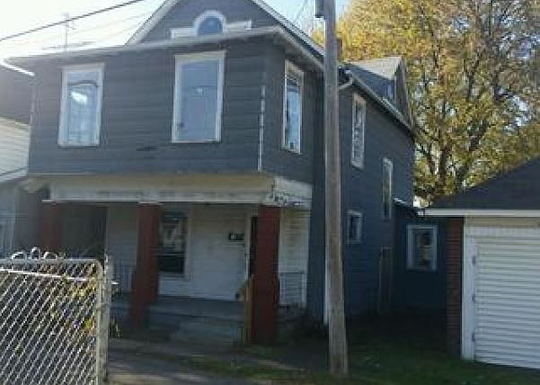 1st image of 825 Rose Ct NW
