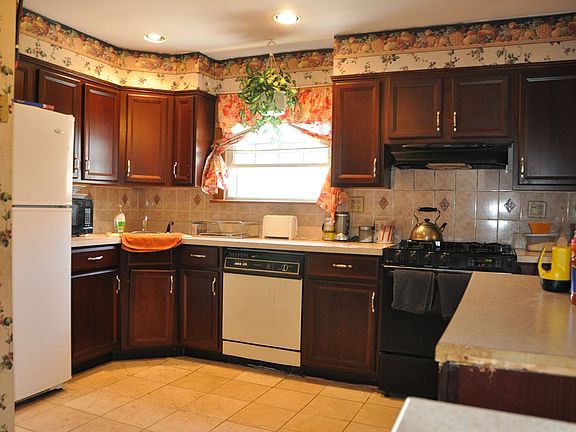 5th image of 1546 Dunbar St