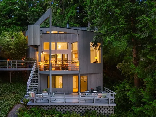 17946 W Spring Lake Drive, Renton, WA 98058