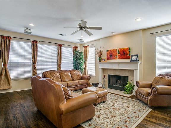 3rd image of 3614 Carrington Dr