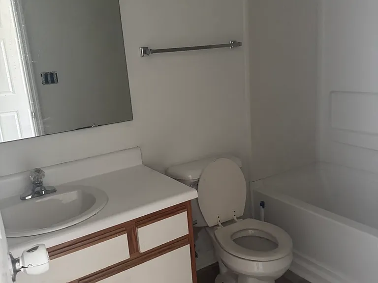 301 Warton Ln #9 — Photo 2