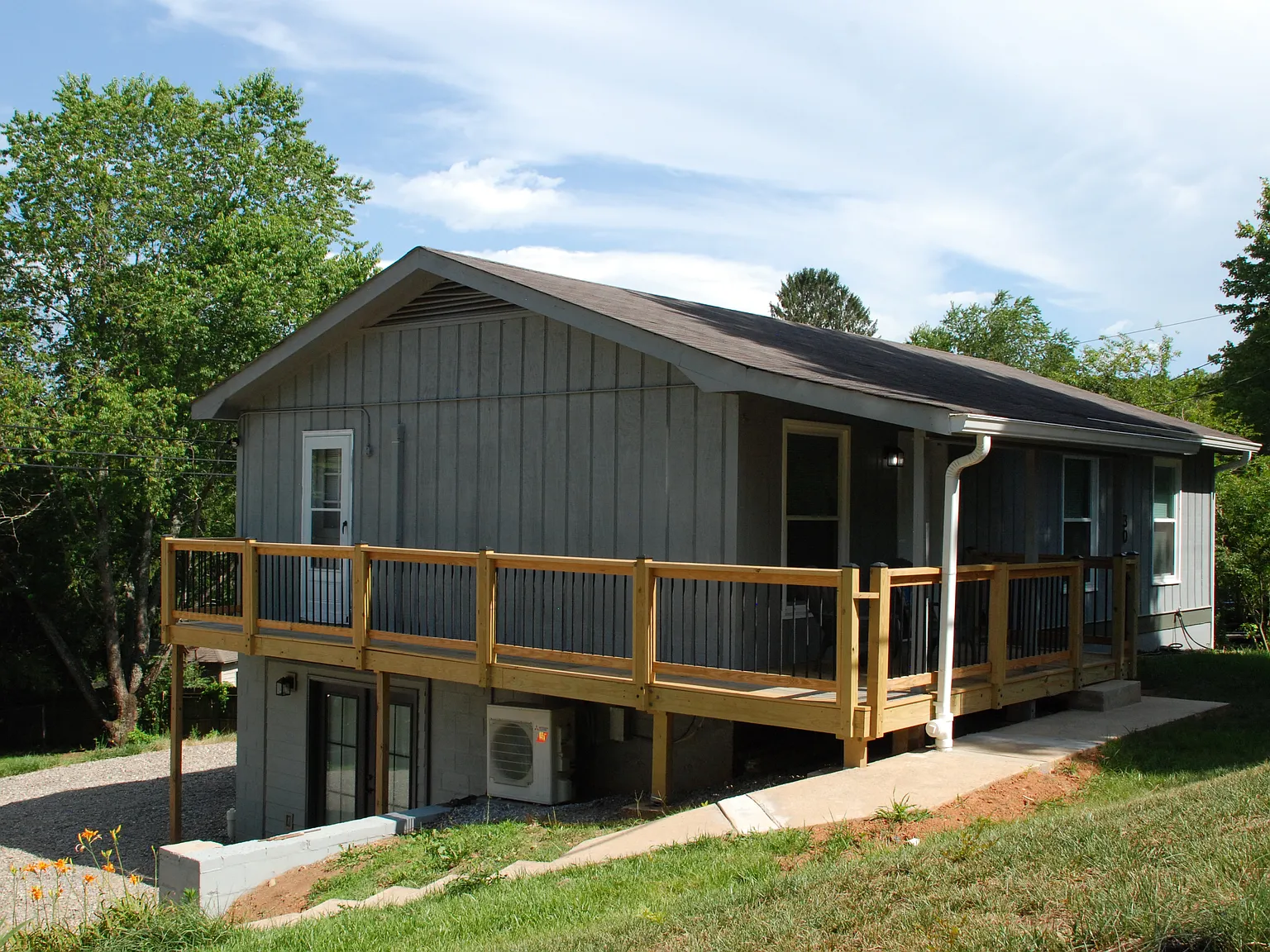 30 Monroe Ln — Photo 2