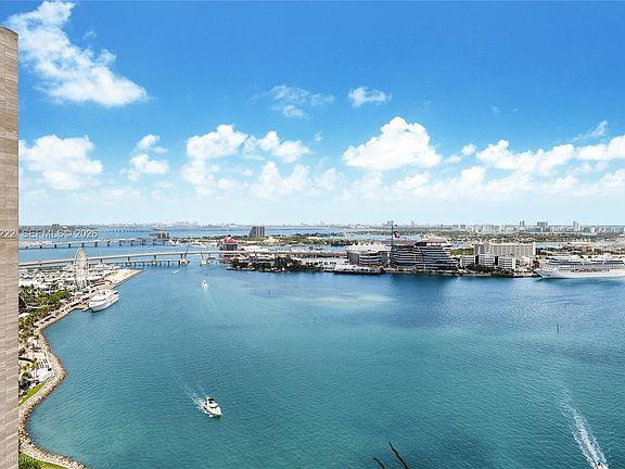 3rd image of 335 Biscayne Blvd #3110