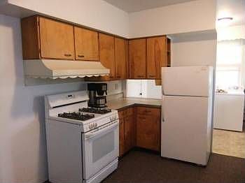 3rd image of 747 Bateman St